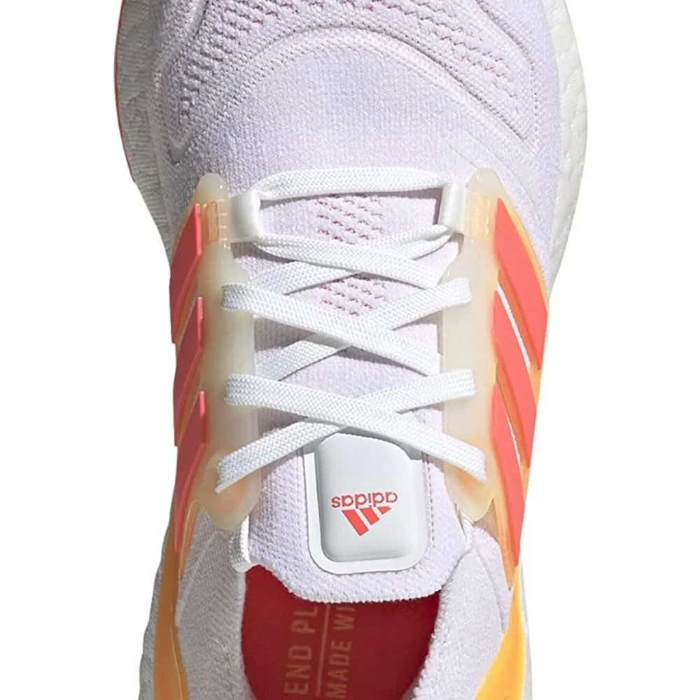 Women’s Ultraboost 22 - Picture 3 of 16